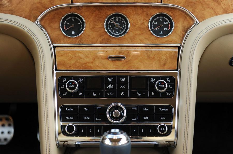  Bentley Mulsanne 2011 года  (фото 18 из 70)